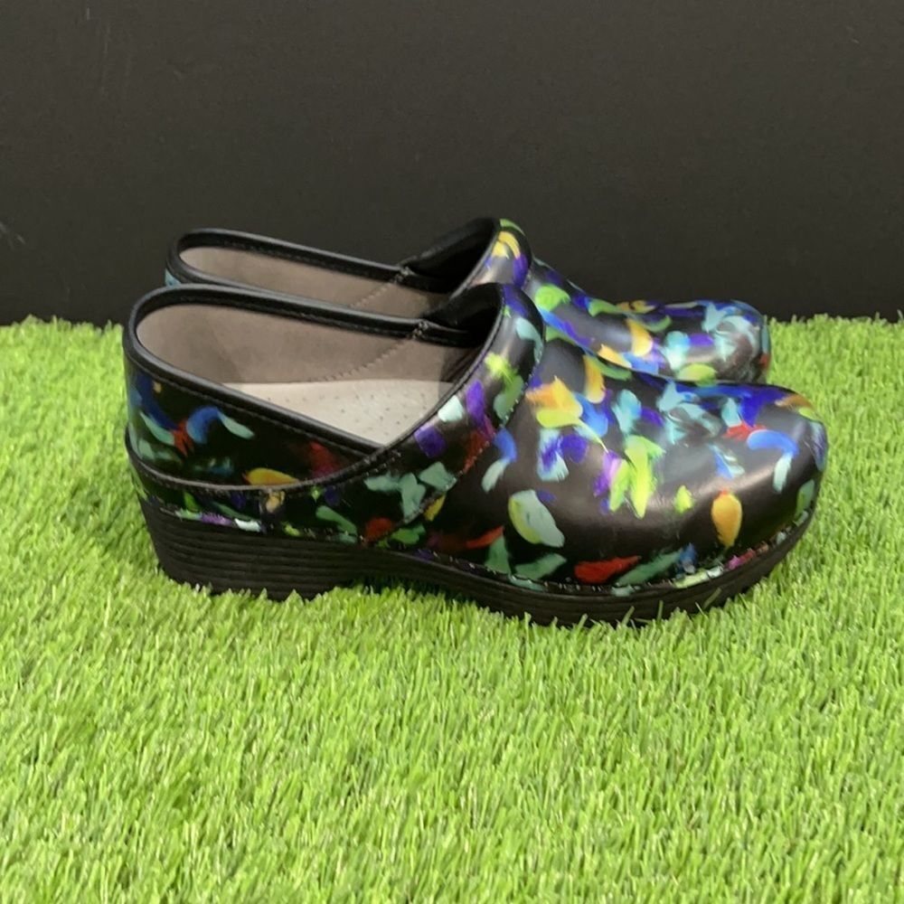 Dansko LT Pro Clogs - Picture 5 of 9